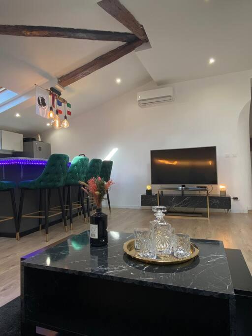 Welcome To Matteo'S Bar - Place Massena 5Min Beach Nice Luaran gambar